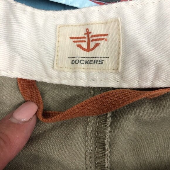 DOCKERS KHAKI MEN'S Sz 40 SHORTS FLAT FRONT CLASSIC FIT - Picture 4 of 6